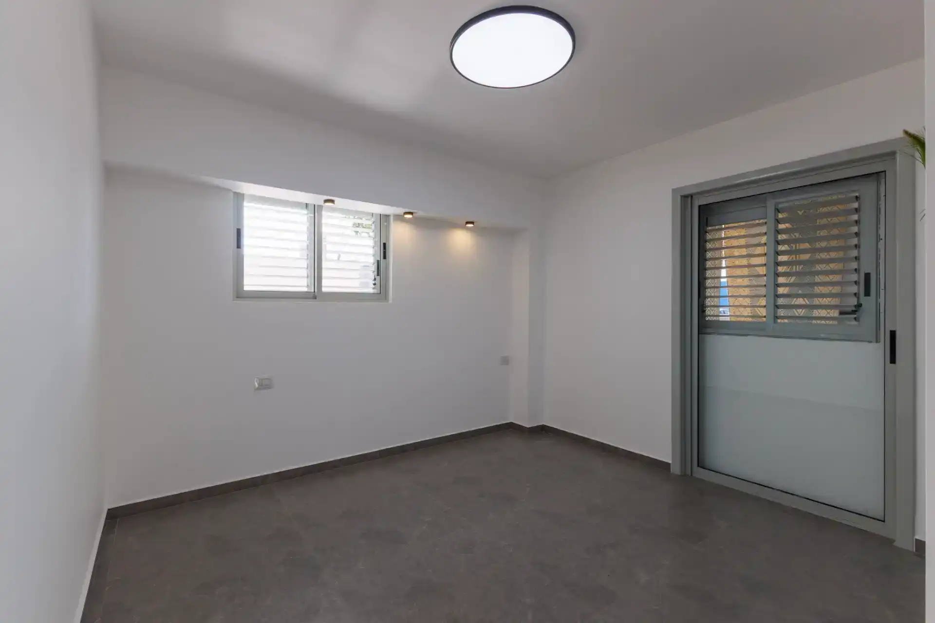 למה כדאי לבחור בשירות שיפוץ דירה קומפלט במקום תיקונים נקודתיים?