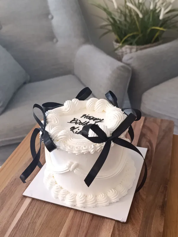 אישית וינטג' פפיונים שחורים