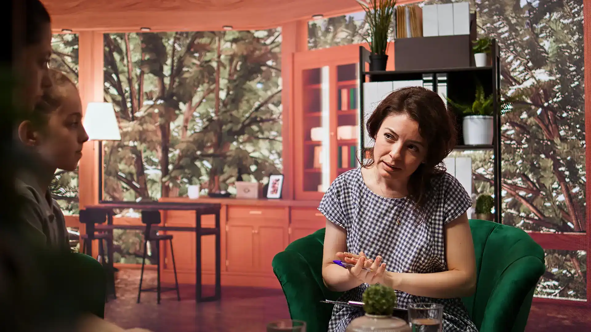 מה מייחד סדנת פסיכודרמה לעומת טיפול פרטני?