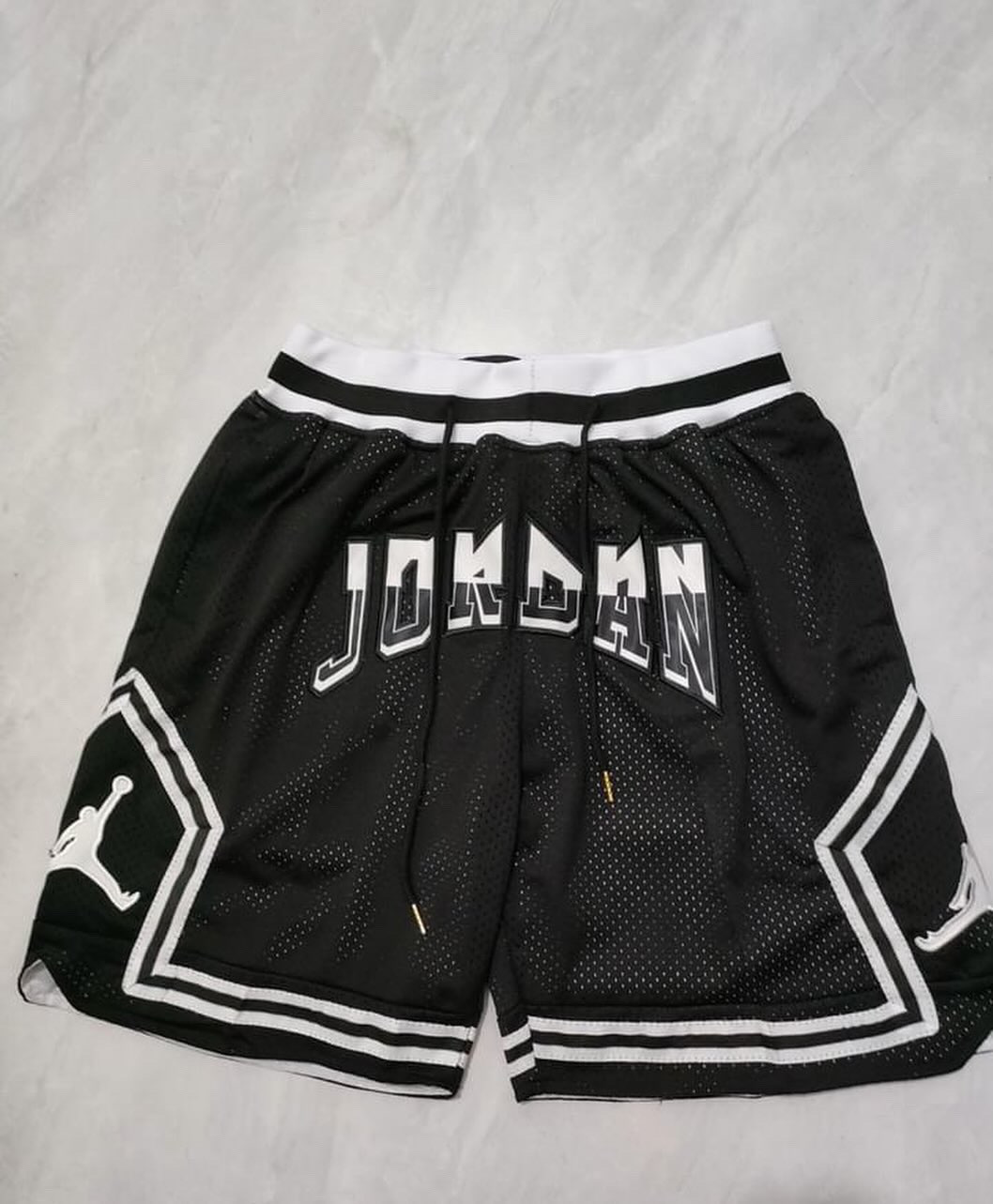 מכנס NBA - ג׳ורדן שחור עם כיתוב
