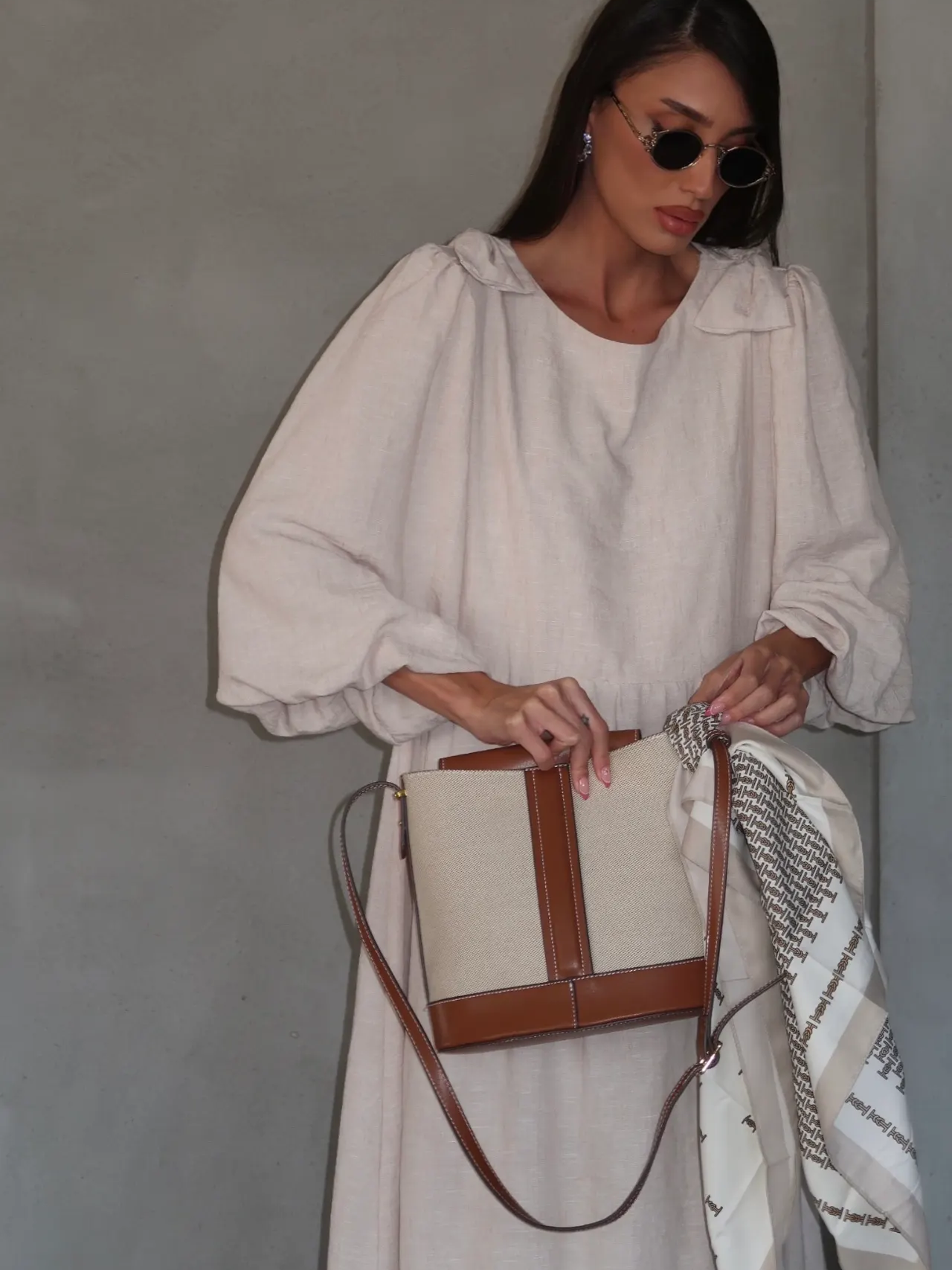 שמלת פפיון בז'