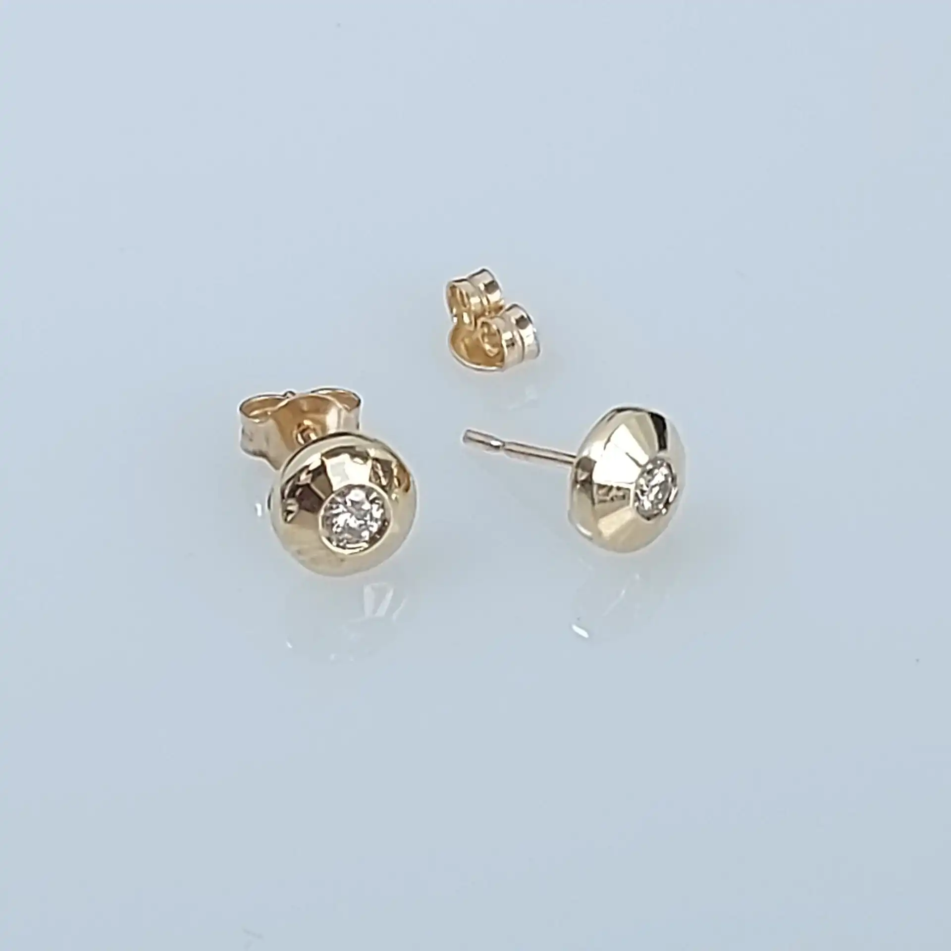 עגילי יהלומים צמודים זהב 14K