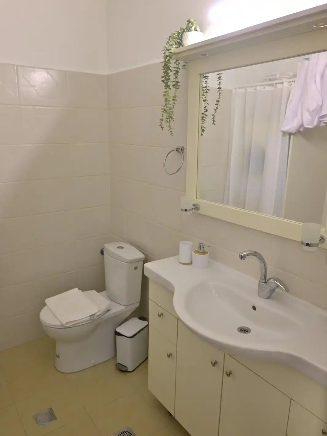  חדר רחצה ושירותים