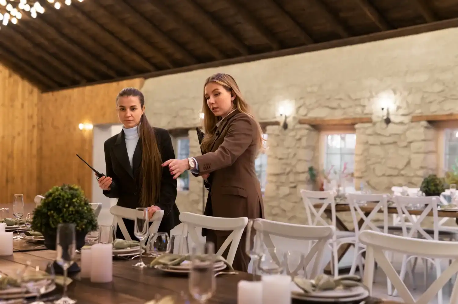 איך לבחור כוח אדם מקצועי לאירוע מושלם