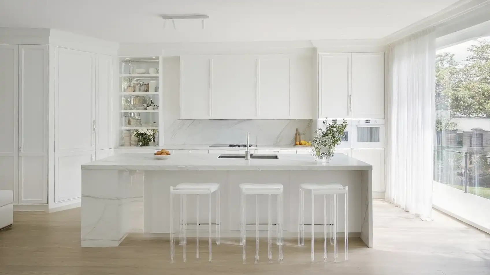 קולקציית מטבחים בהירים בפתח תקווה – עיצוב נקי | RAN KITCHENS