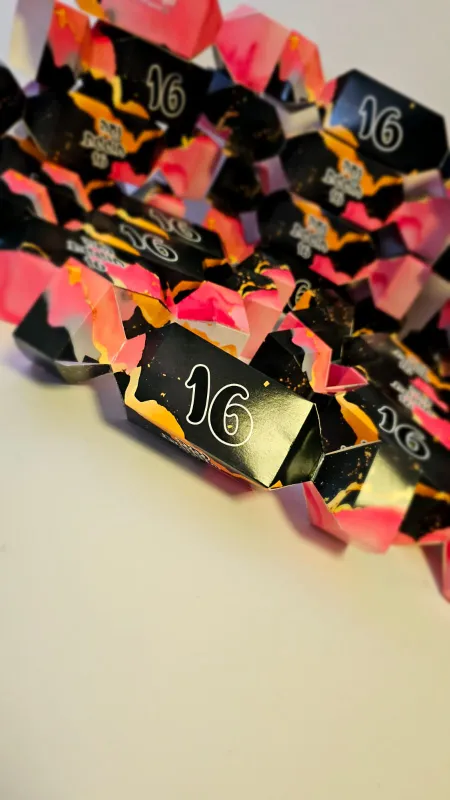 מיתוג ליום הולדת 16