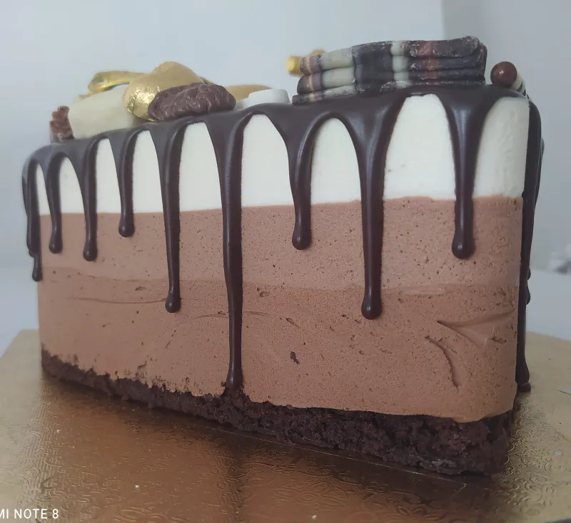 עוגת מוס טריקולד חלבית מעוצבת!!😍