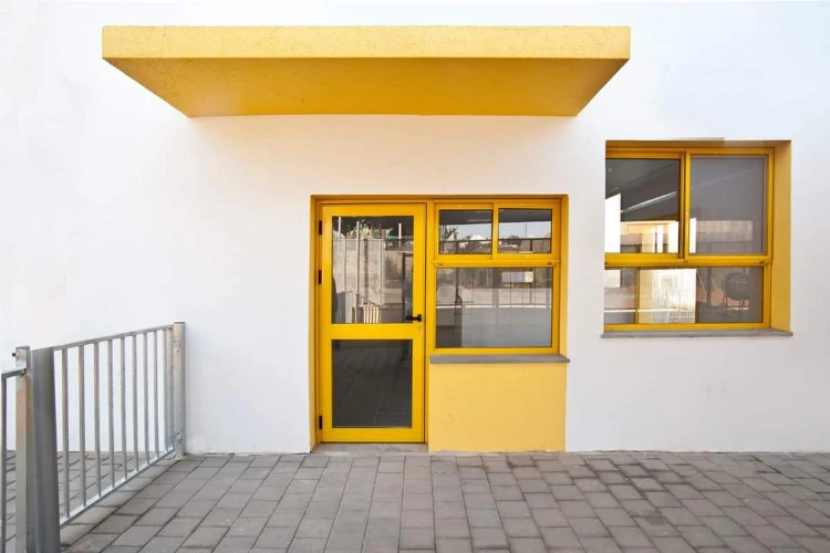 4 גני ילדים = 2 + 2 *נבנה*