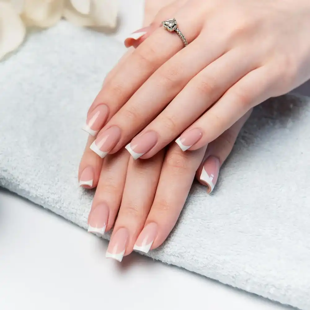 השלמת ציפורן