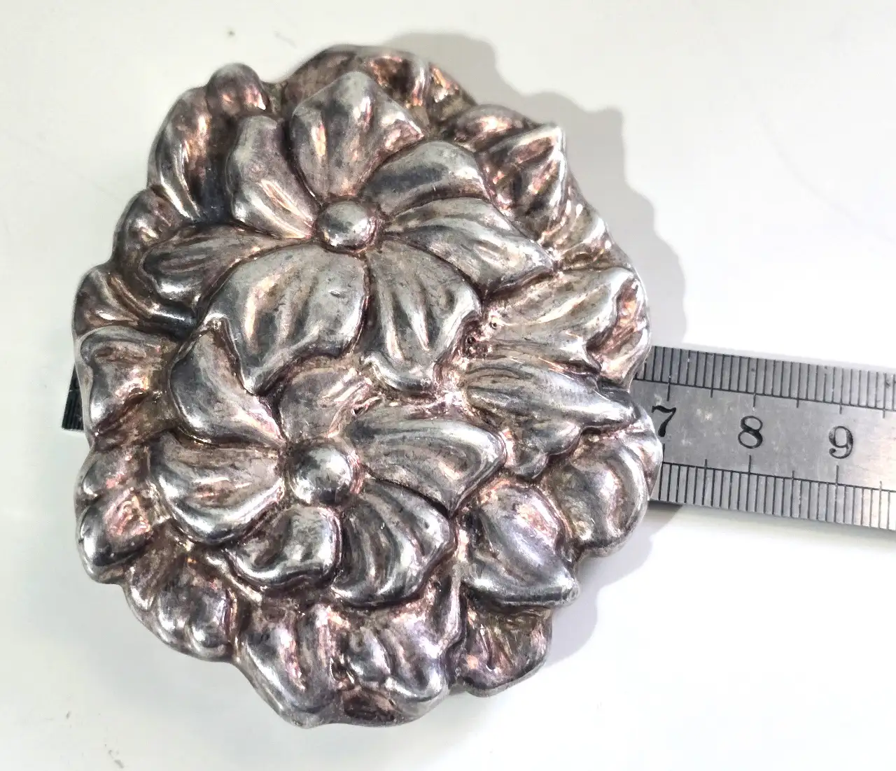 סיכה עתיקה וגדולה בעיצוב פרחוני ידני - וחתומה 925 סיכה מרשימה בעבודת יד,