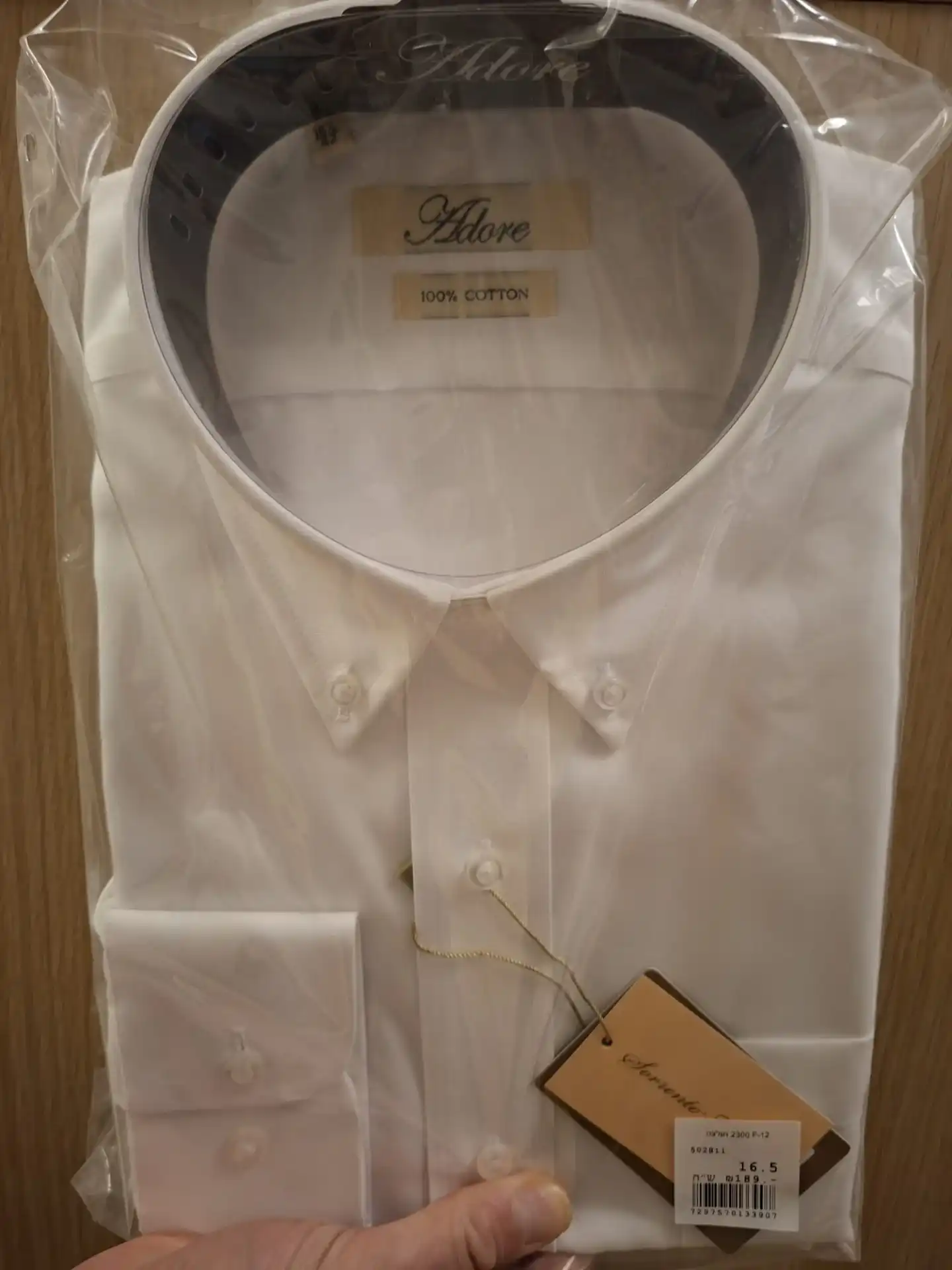 צווארון כפתורים רגולר