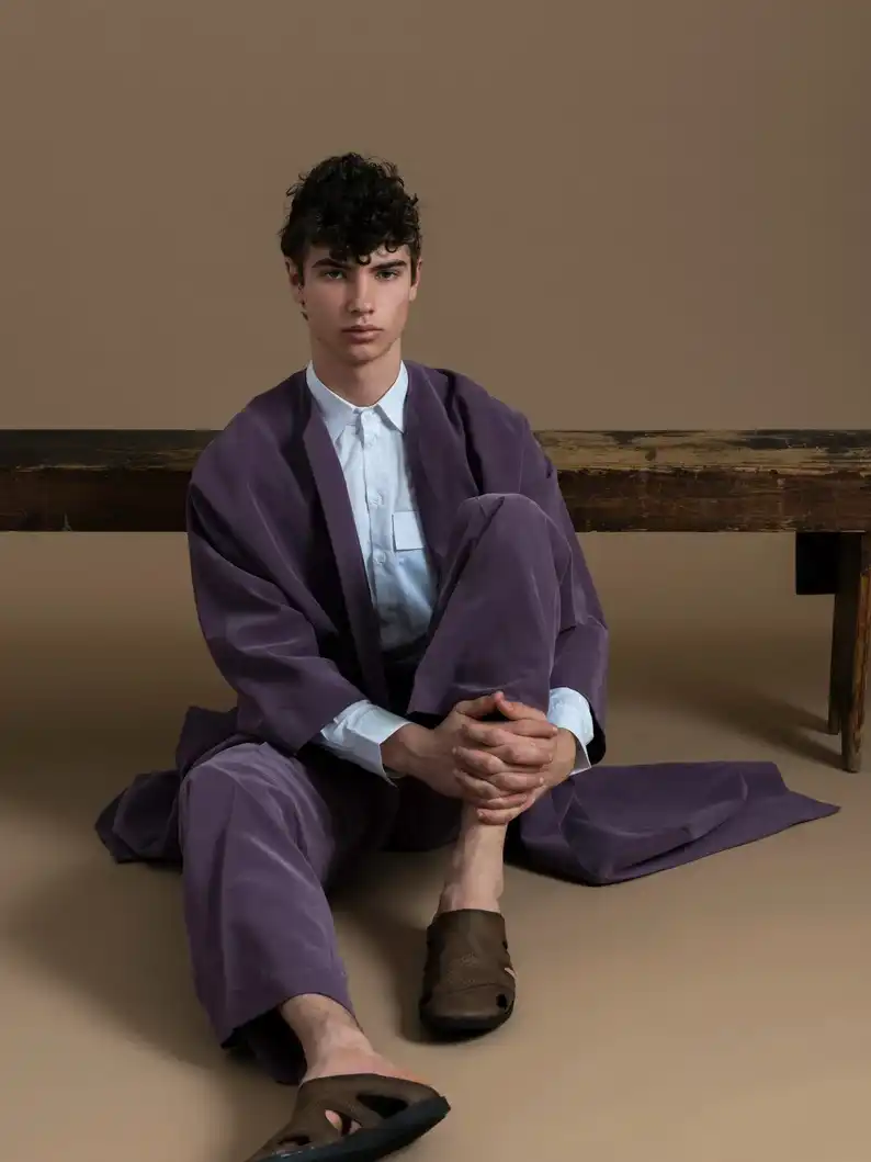 מעיל קימונו מקופרו לגברים: ז’קט אוברסייז בעיצוב יפני מינימליסטי