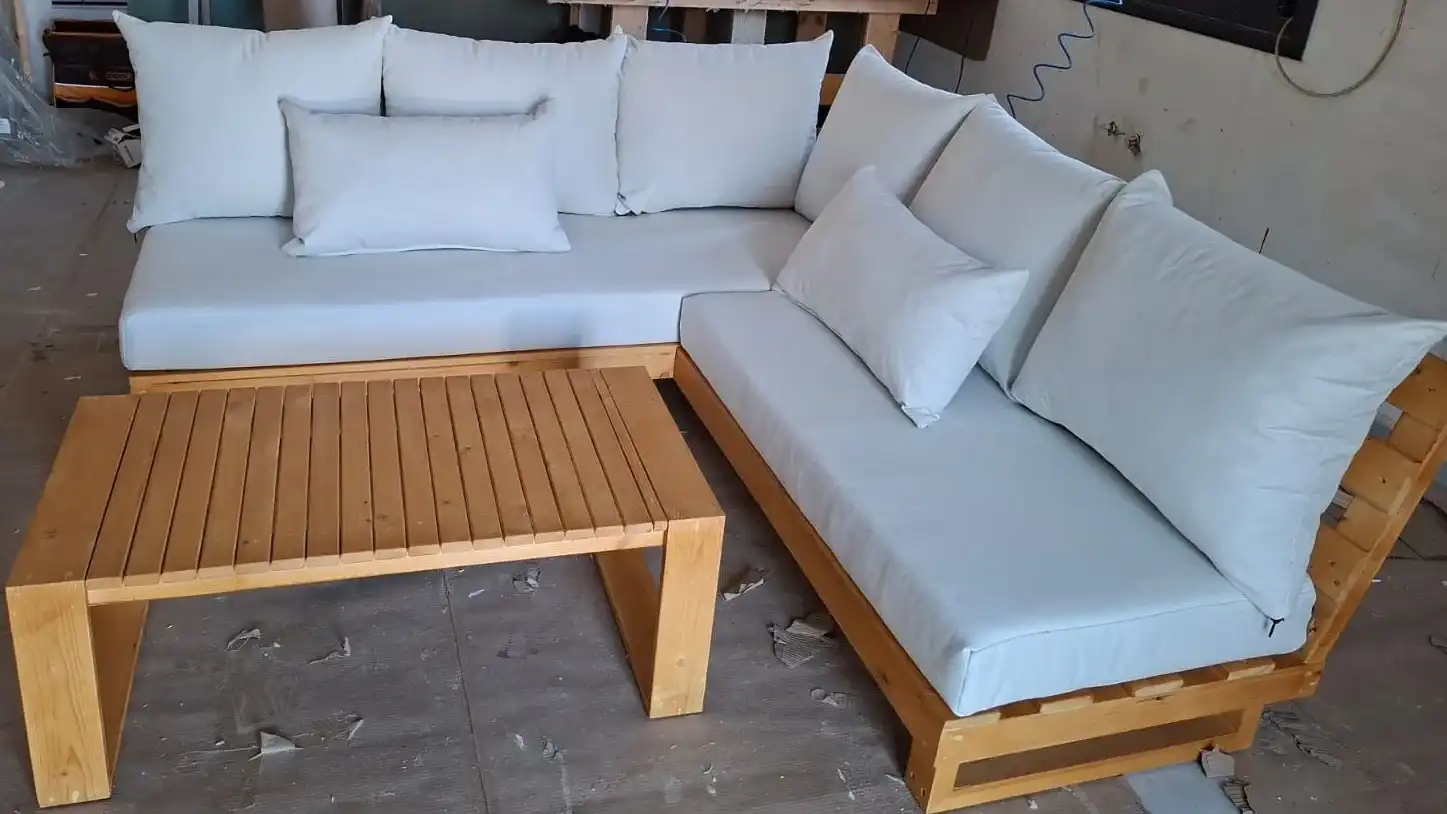 סט פינתי ללא ידיות בשילוב אורן וריפוד לבן (200X200)