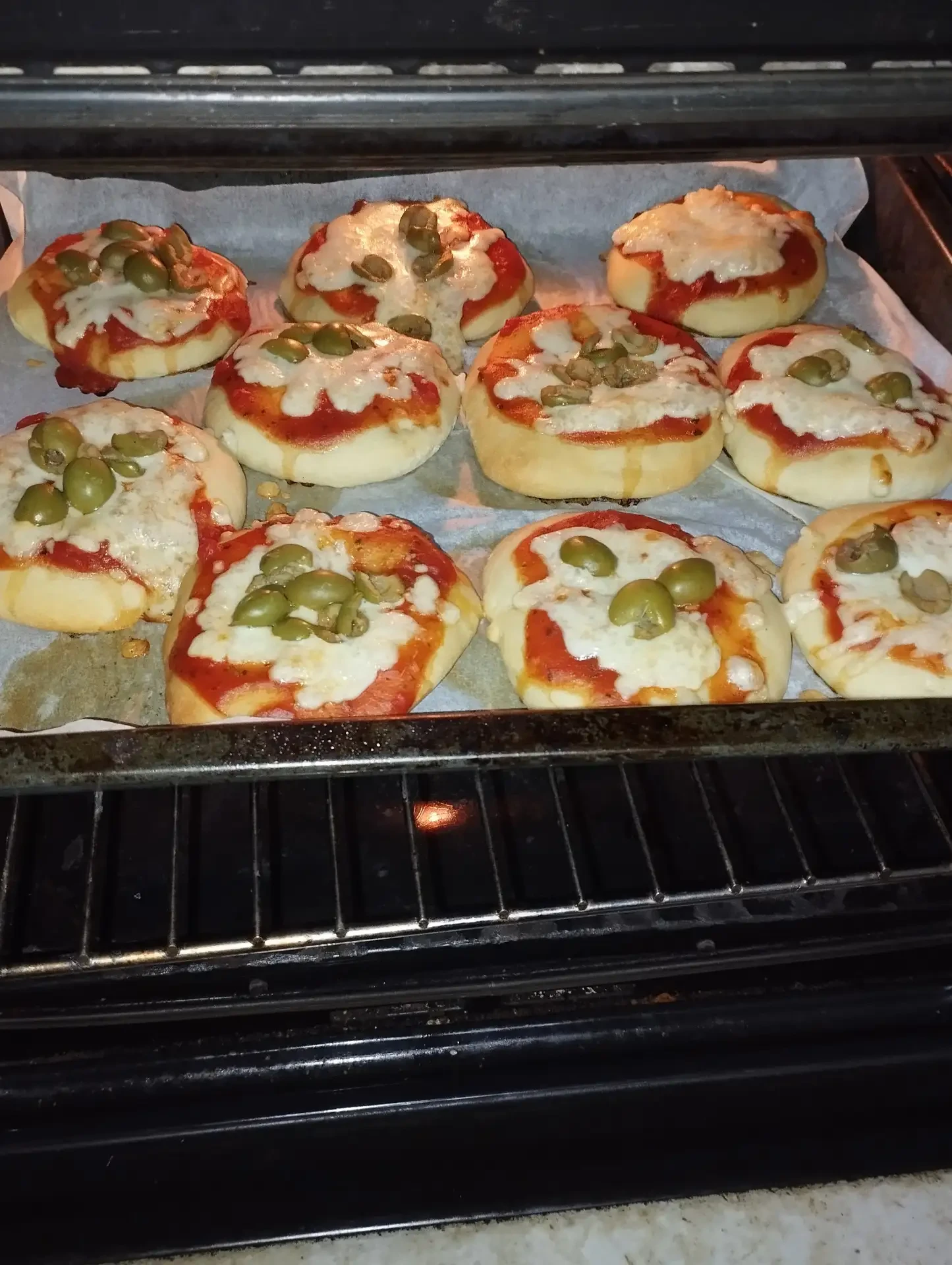 20 יח' פיצות אישיות