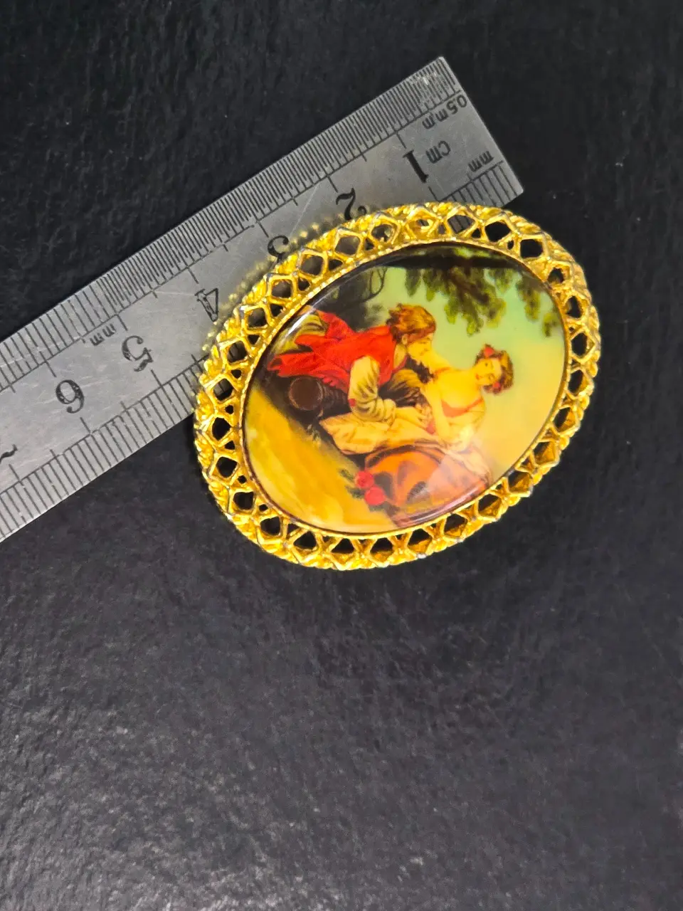 סיכה וגם תליון וינט'ג מפורצלן לימוז' המסגרת עם עיטורי מתכת בזהב