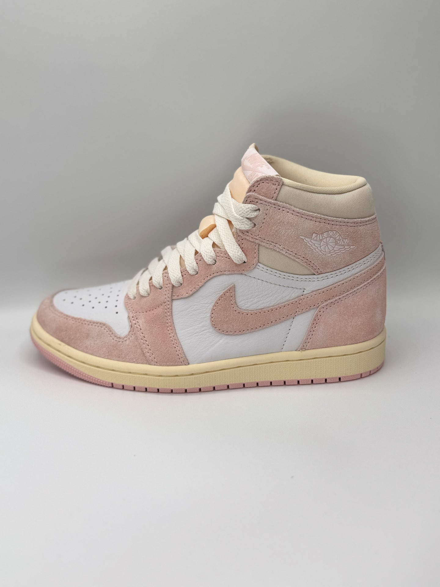 “Jordan 1 Retro high Og  “Washed Pink