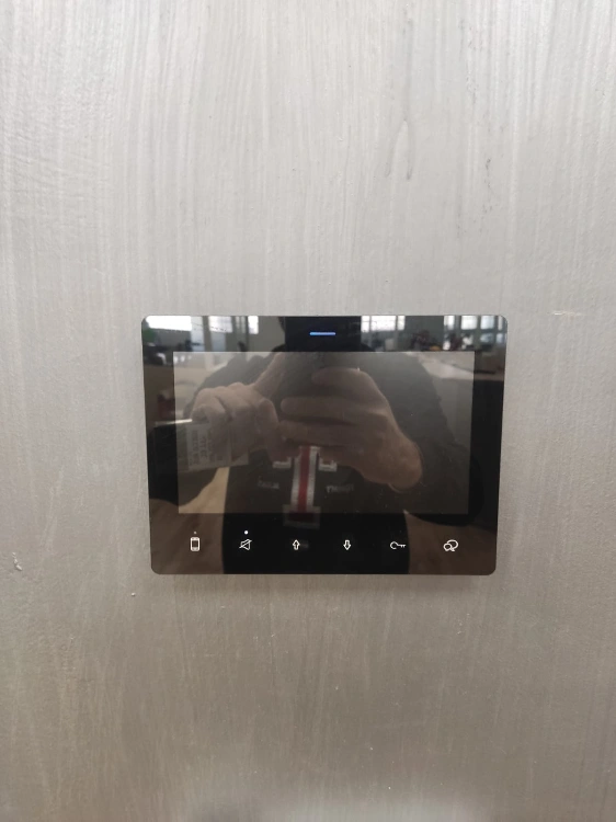 אינטרקום - מסך