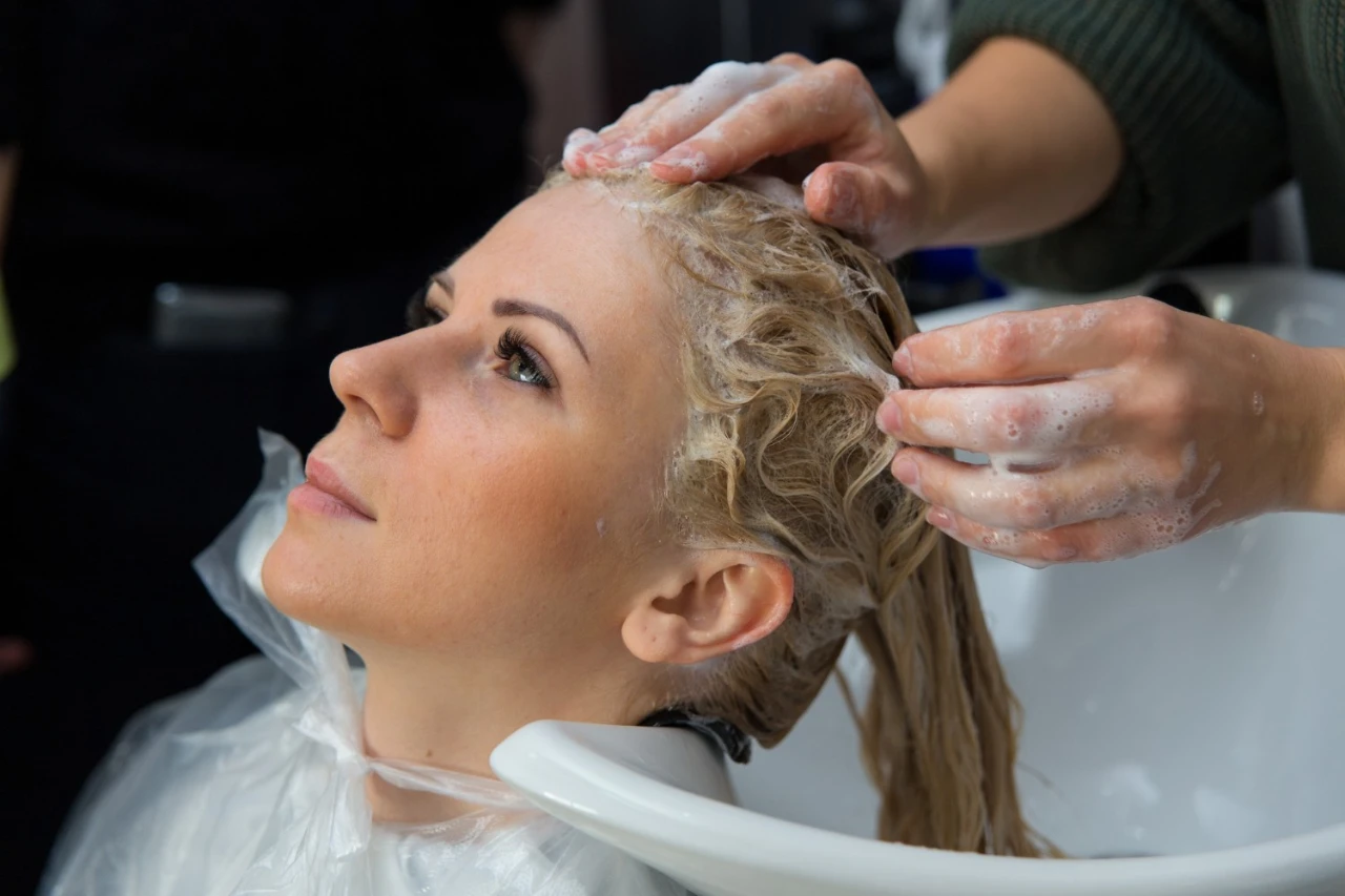 טיפול משקם לשיער