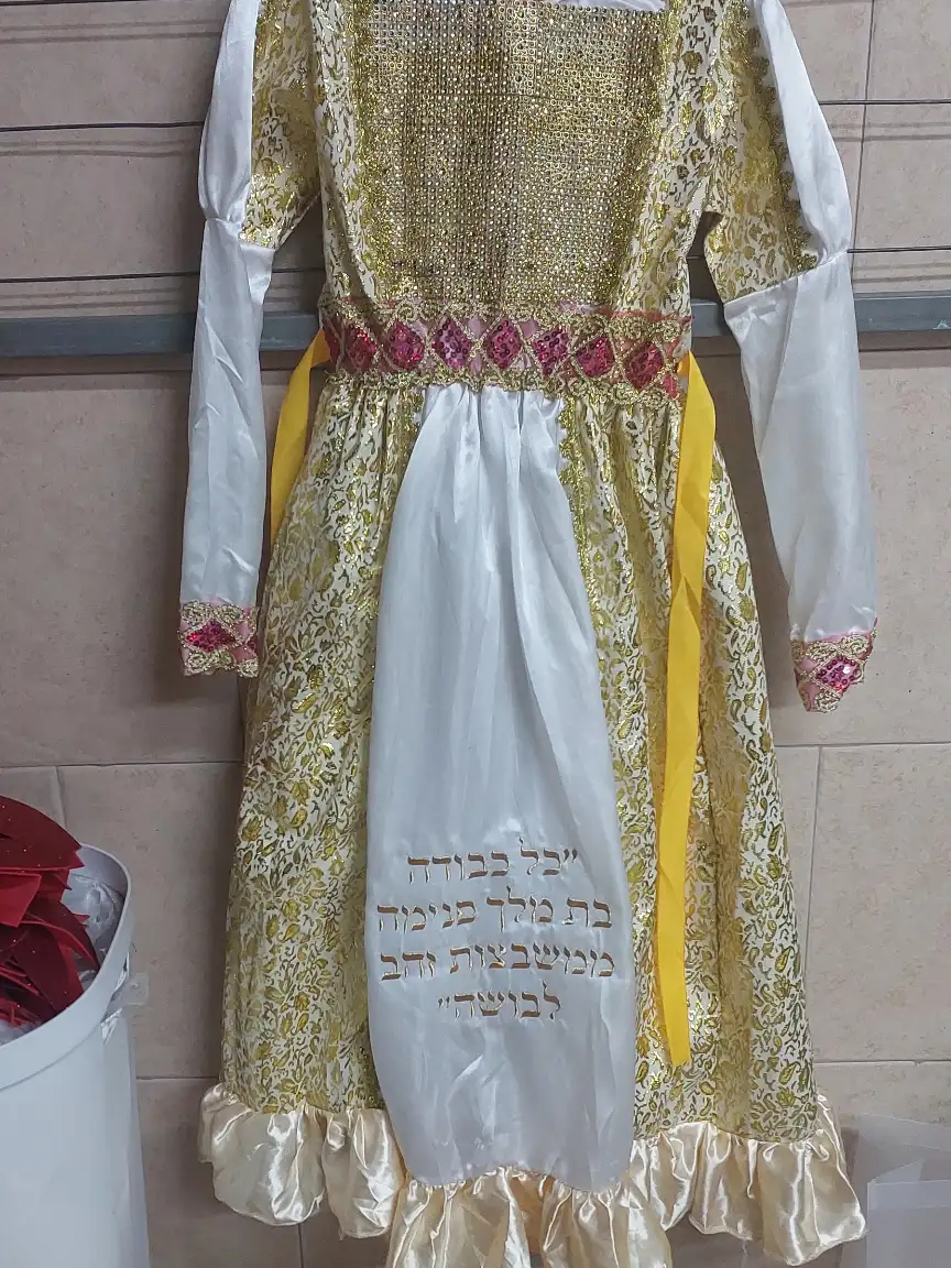 המוצרים שלכם, הרקמה/הדפסה שלנו