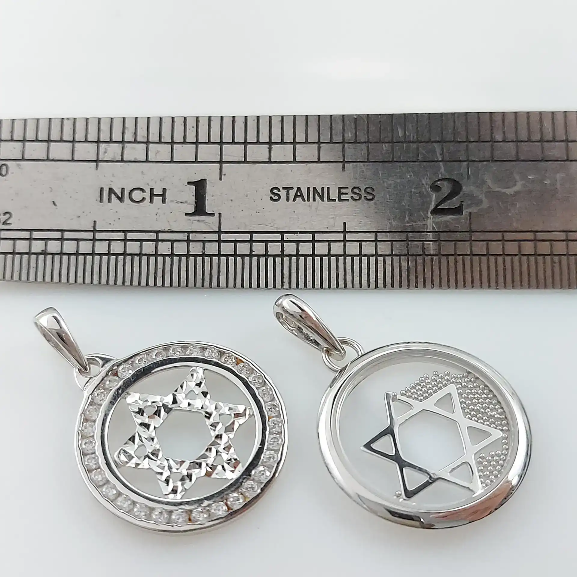 מגן דוד בעיגול – תליון זהב לבן מיוחד 14K