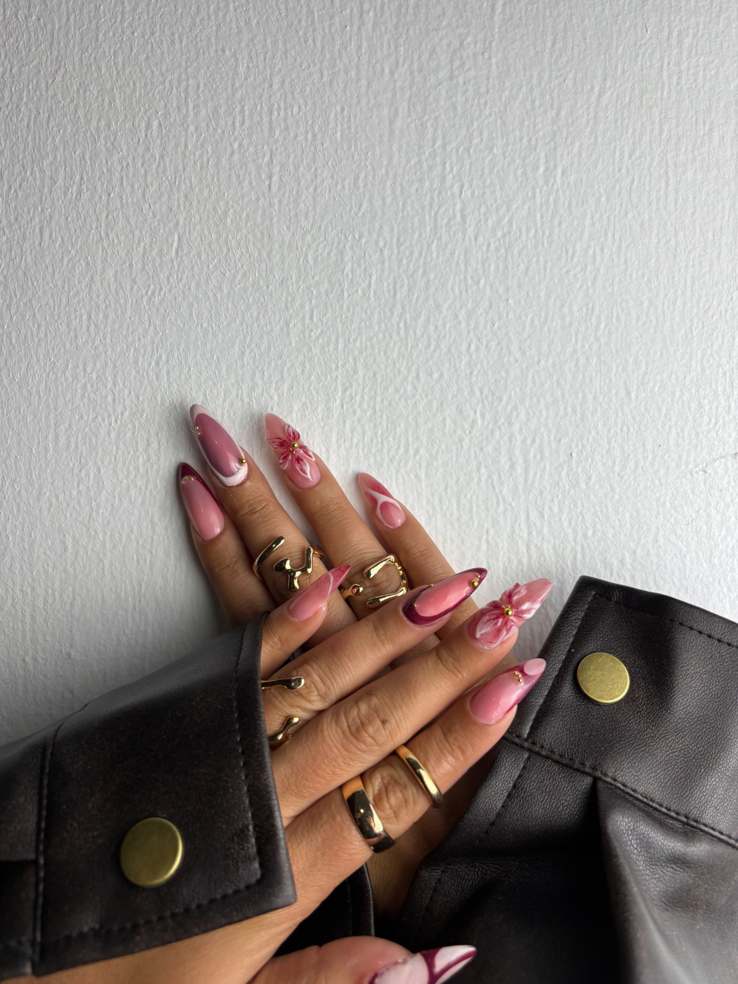 עיצובי ציפורניים בהתאמה אישית בקרית טבעון – לכל אישה והסגנון שלה