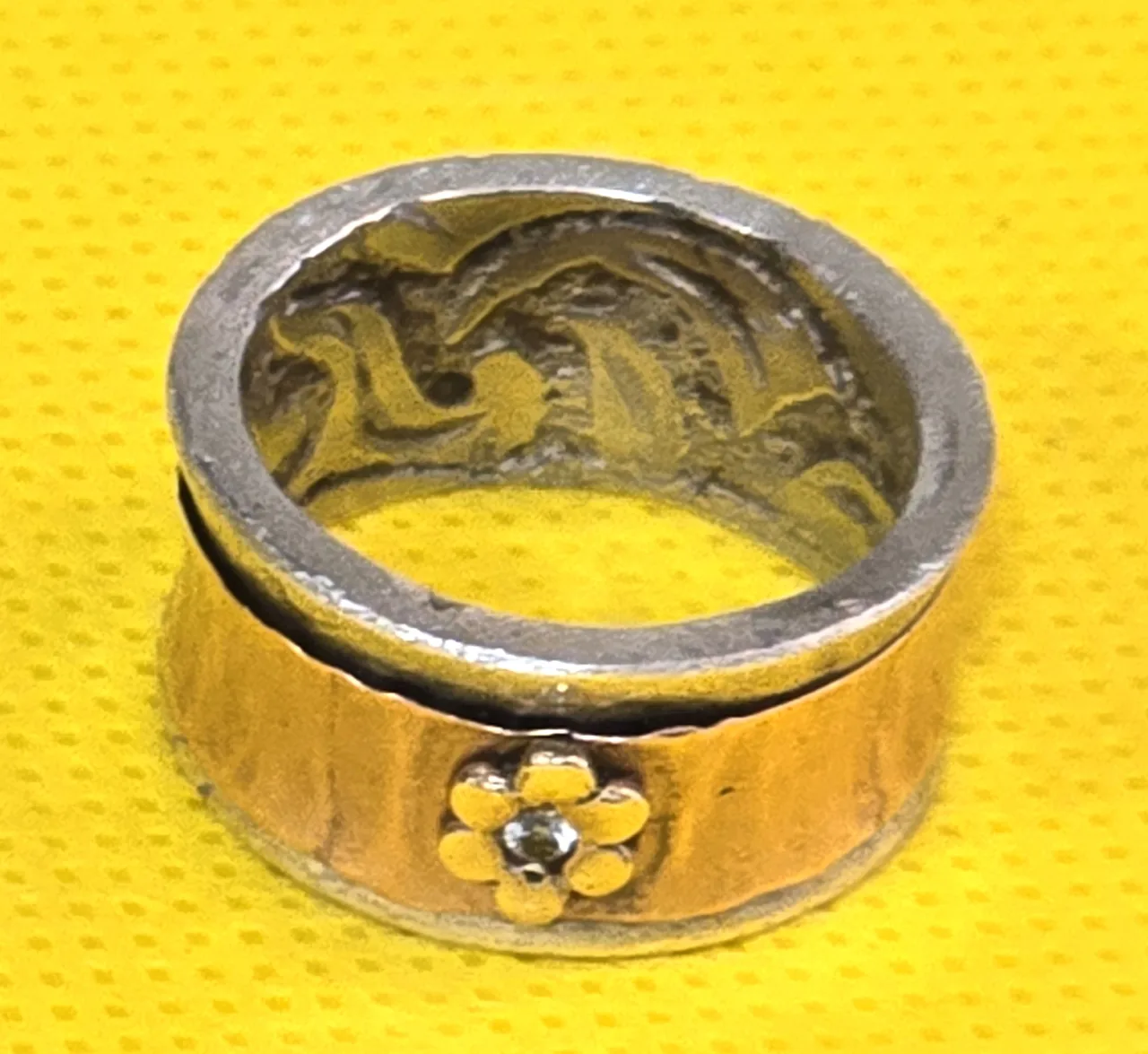 טבעת כסף וינטג' יפה ואיכותית. מידה: 8 משקל: 8.68 גרם