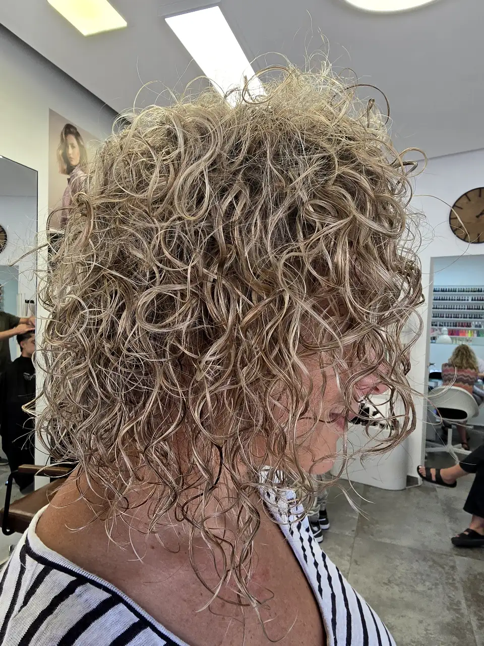 תספורות ועיצוב תלתלים