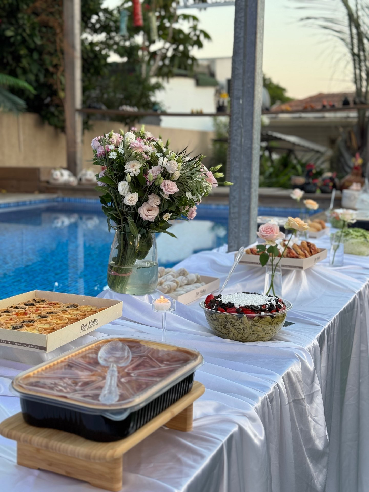 קייטרינג ועיצוב שולחן לאירוע בינוני