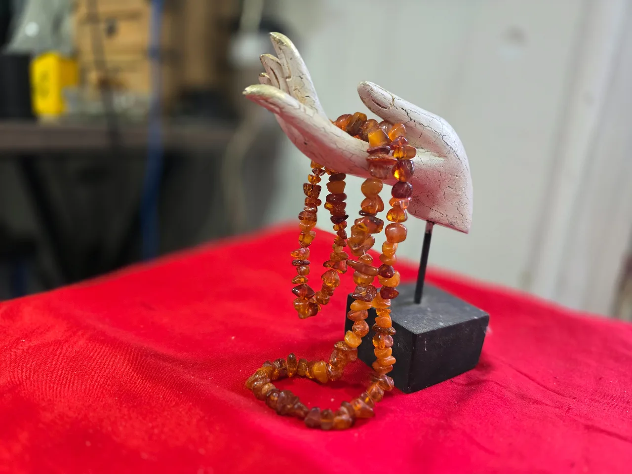 שרשרת ענברים תכשיט עם אופי טבעי