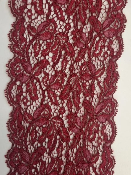 תחרה לייקרה