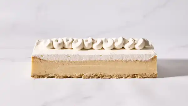 פס ריקוטה אפויה בנגיעות שוקולד לבן