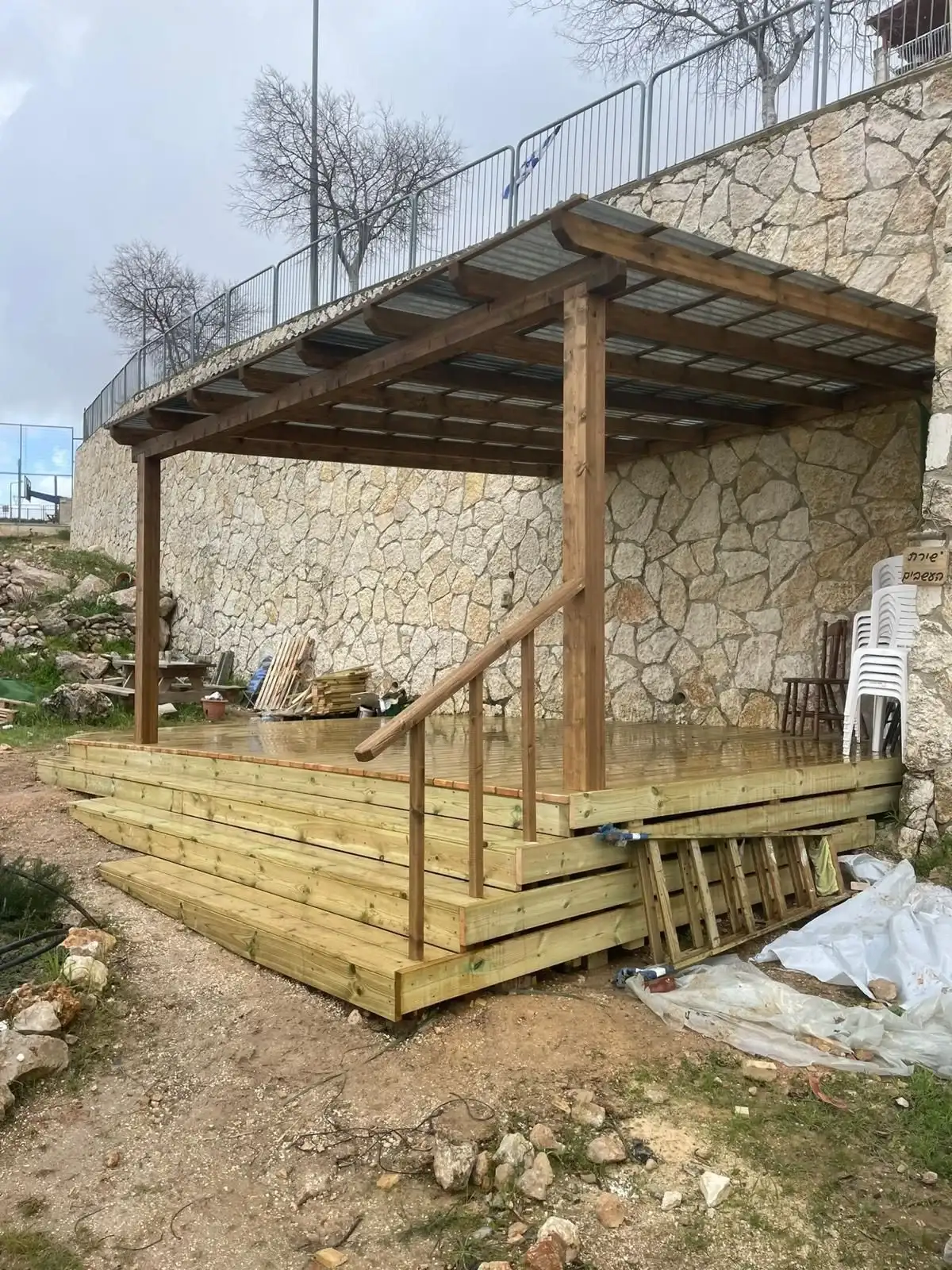 פרגולות, דקים וגדרות