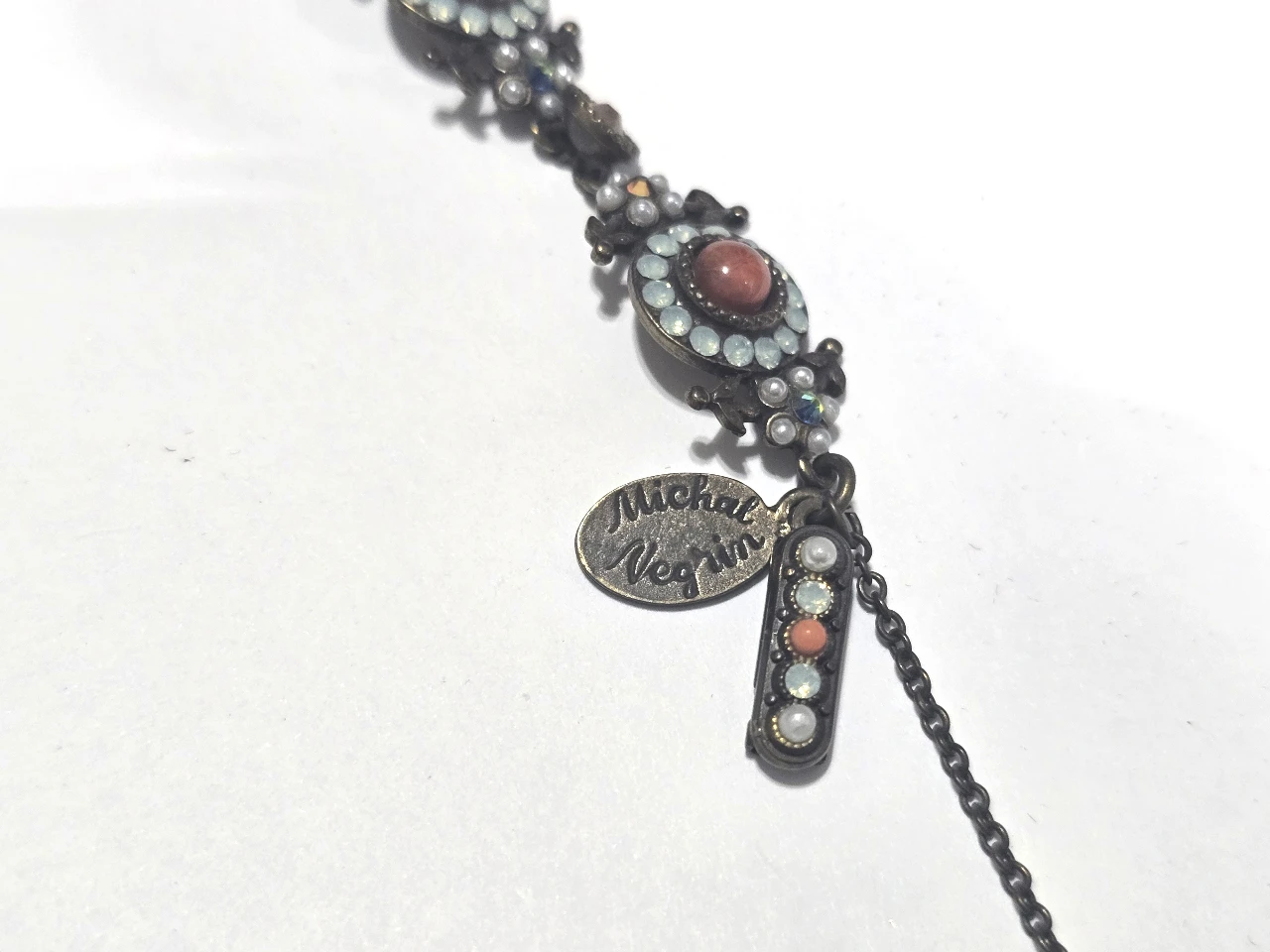 צמיד מבית מיכל נגרין צבעים אדום ותורכיז אבני סברובסקי