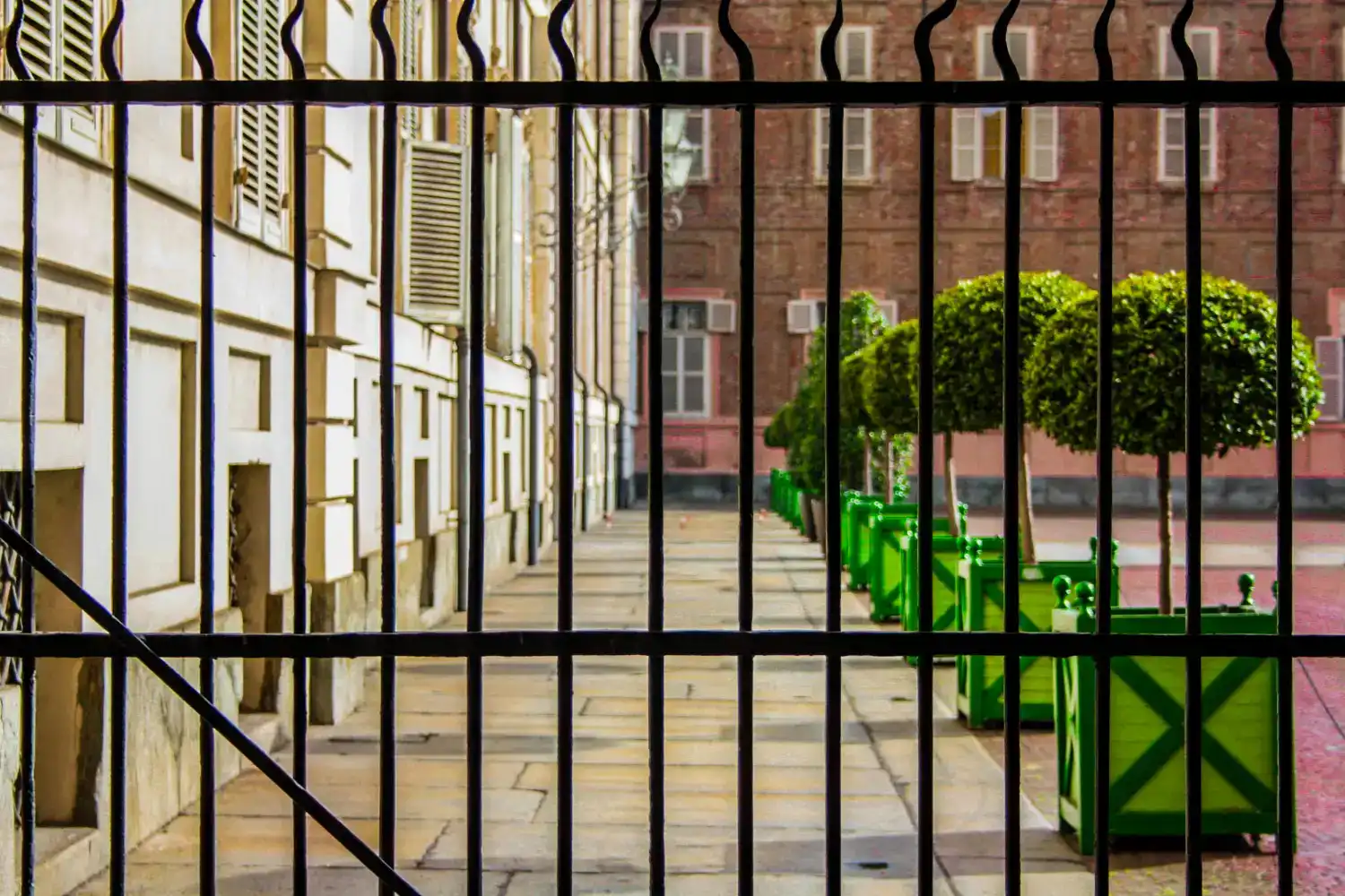 סורגי מחסום על גלגלים