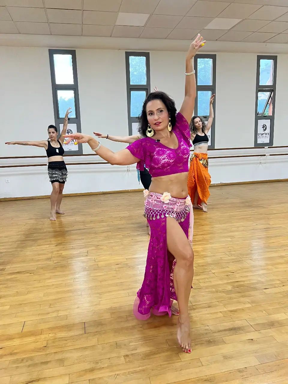 שיעור ריקודי בטן היכרות