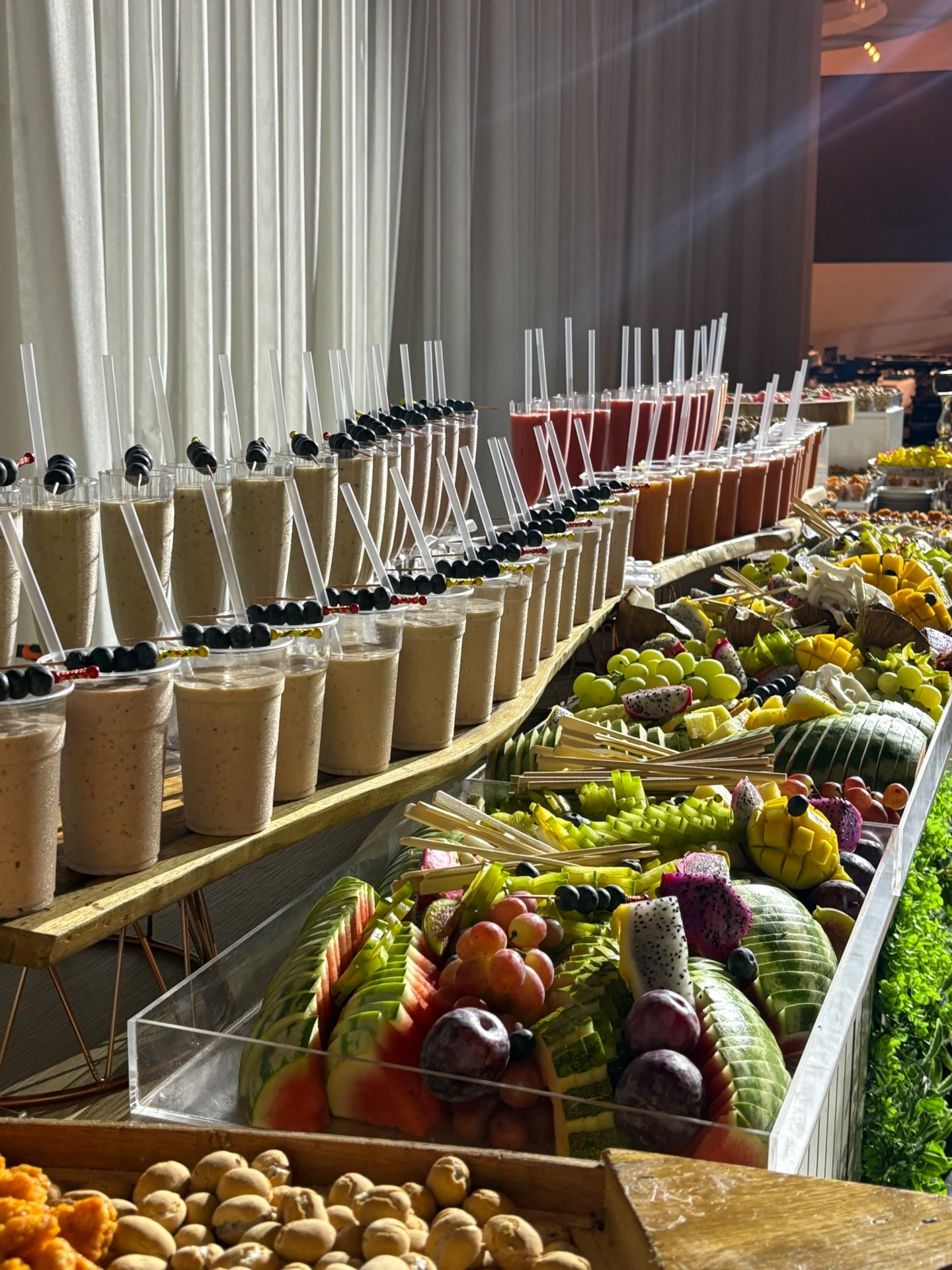 בר פירות 2.8 מטרים משולב פרישייקים טריים הכנה במקום!