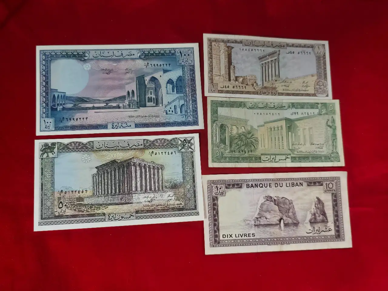 לוט של חמש שטרות ישנים לבנון 1--לירה אחת לבנונית 2--חמש לירות לבנוניות  3--עשר לירות לבנוניות  4-חמישים לירות לבנוניות  5--מאה לירות לבנוניות מצבים טובים מאד