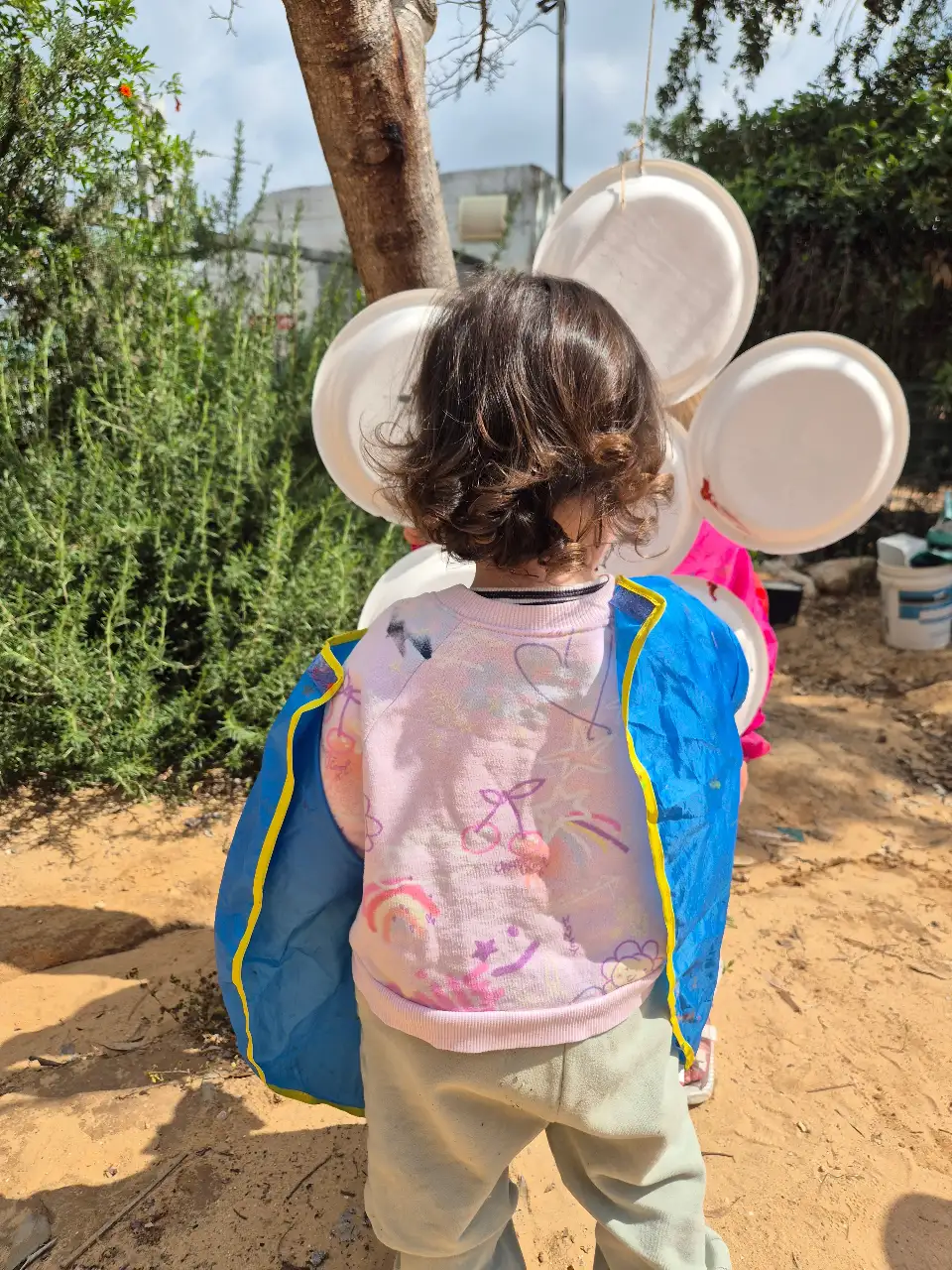 đ¸Dancing Flowers in the Wind: A Creative Outdoor Activity