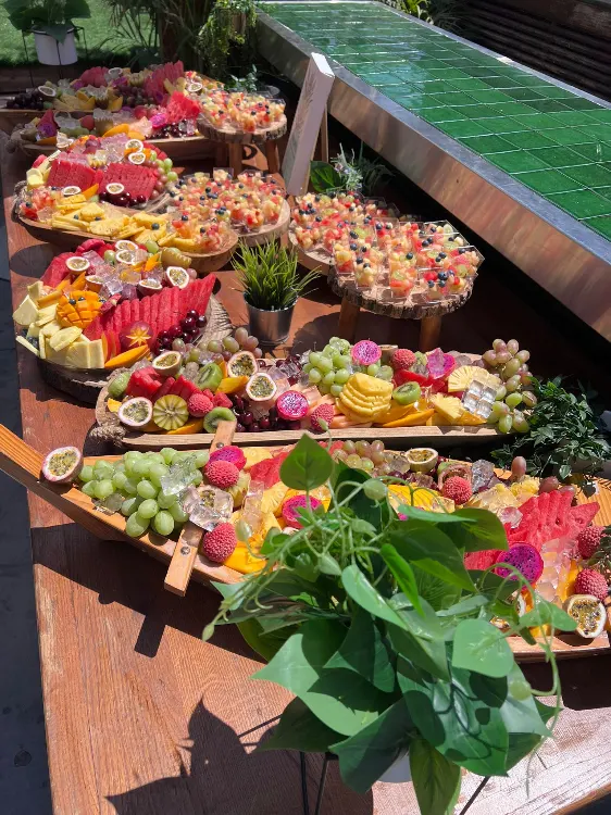 בר פירות מושקע