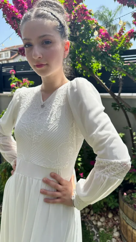 שמלת בת מצווה דגם אביה