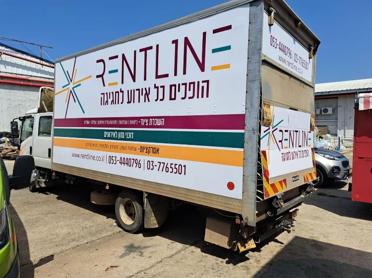 איך מתמודדים עם השמש בשילוט רכבים ?