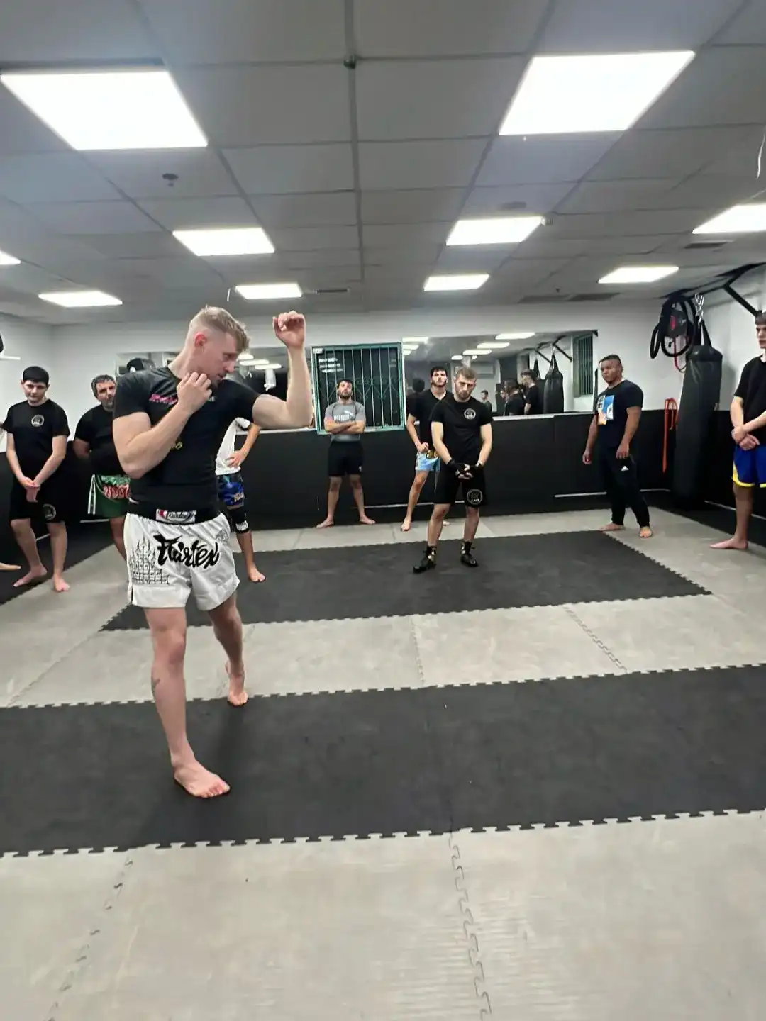 אימוני MMA לילדים, נוער, נשים ומבוגרים | Team Lavi