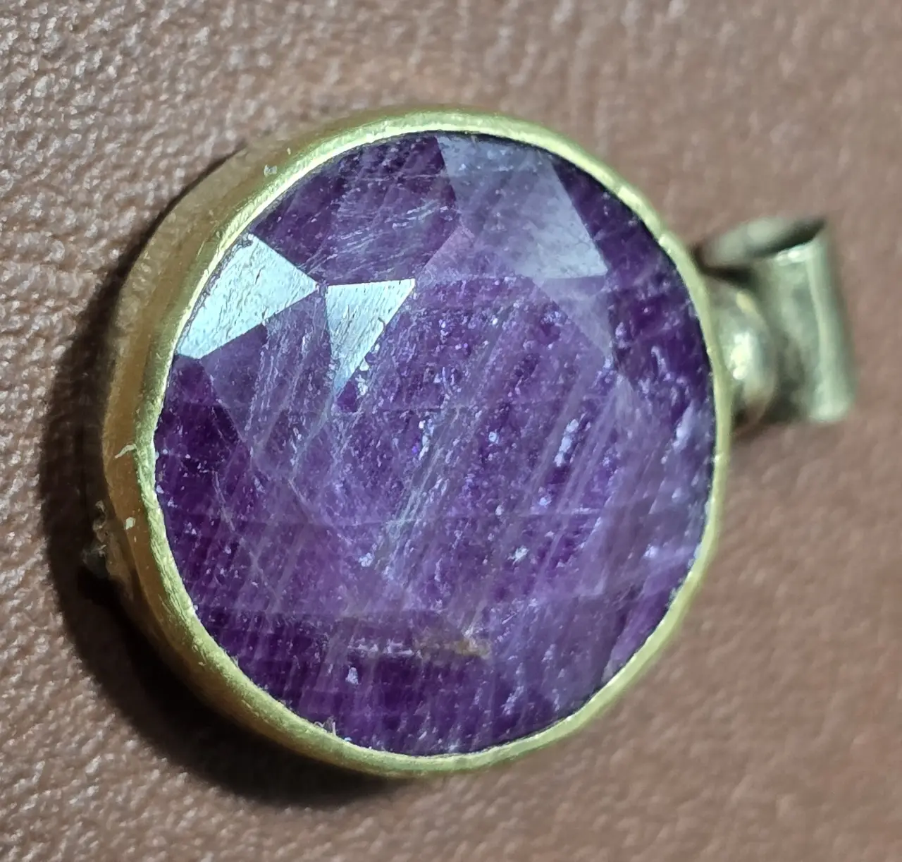 תליון זהב אדום 14k משובץ אבן אמטיסט מרשימה כ - 2ct . אורך - 2  כ - 1.5 גרם