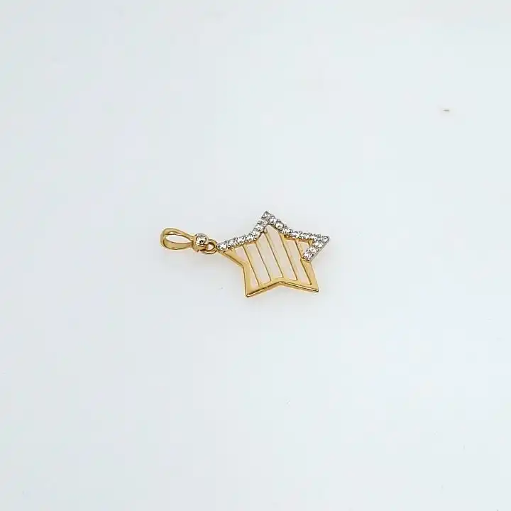 תליון  כוכב זהב 14K משובץ