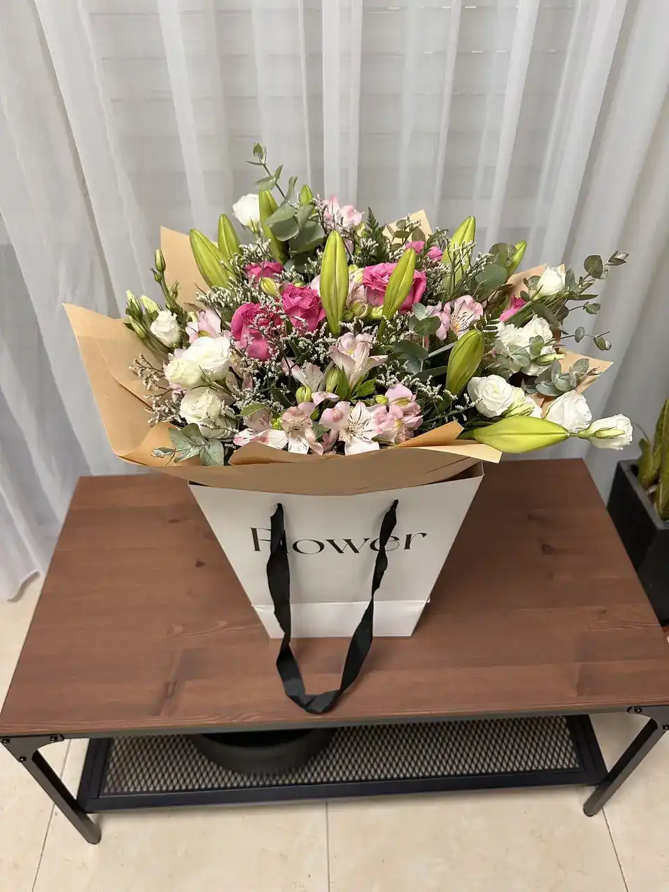 זר פרחים "ליליס"