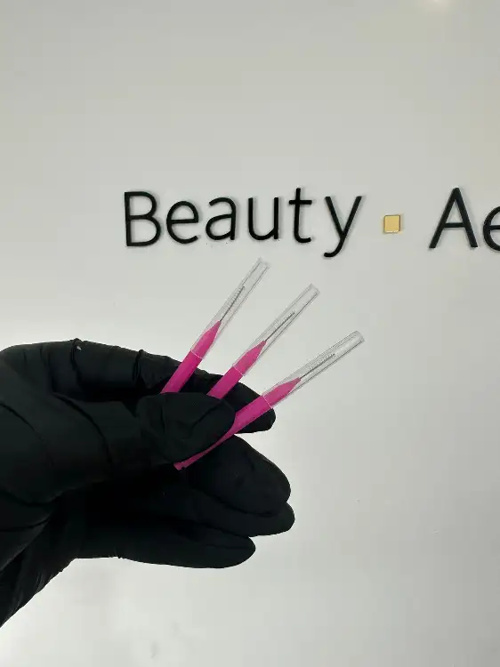 מסרק גבות וריסים צפוף