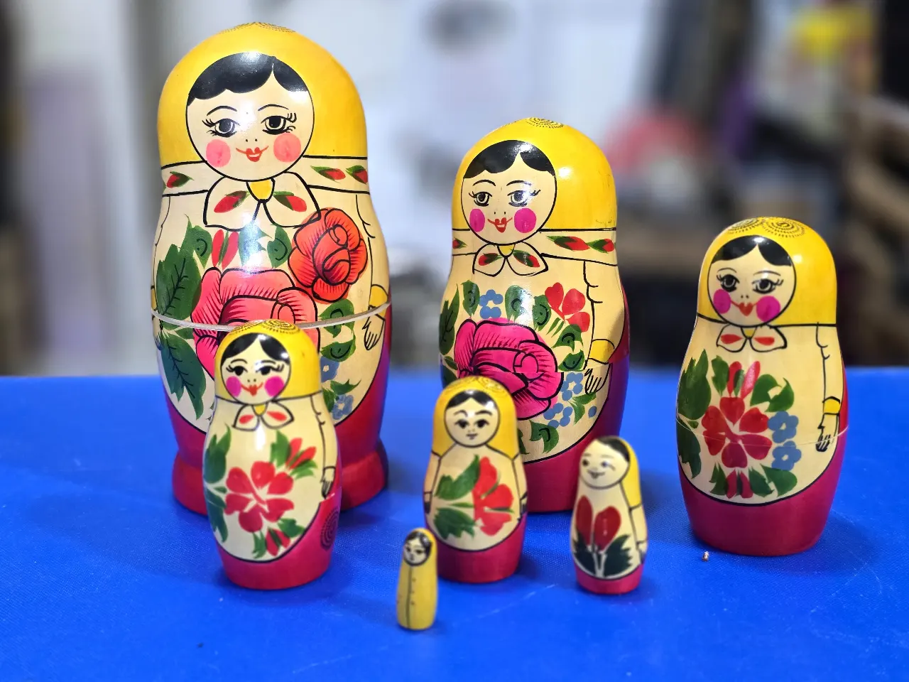 בובת בבושקה גדולה ויפה בעל 7 בובות גובה 17 ס'מ