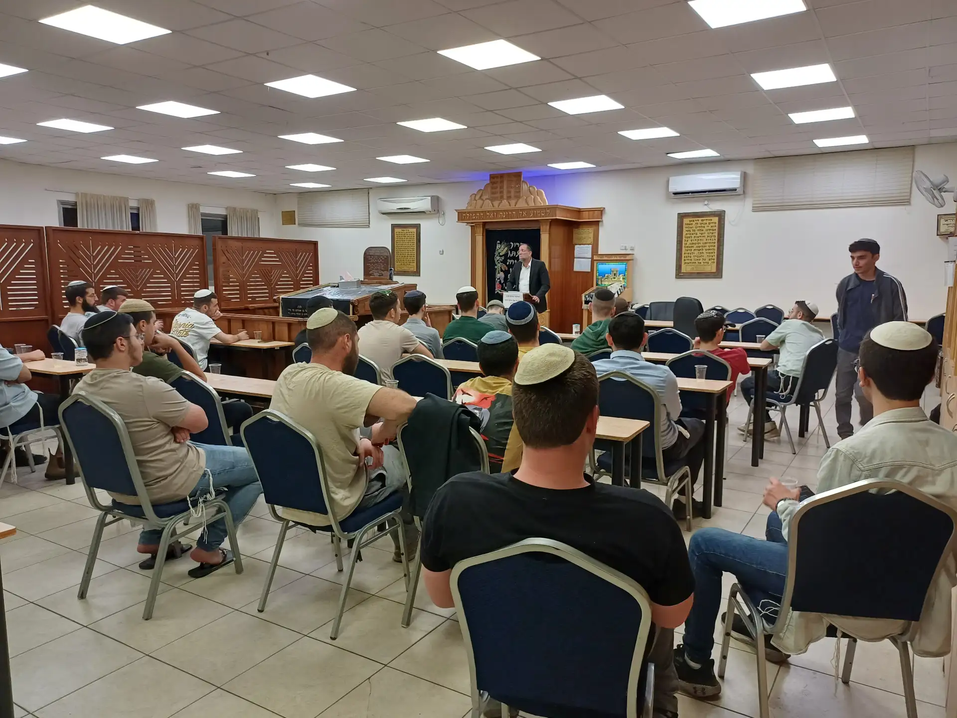 כיצד להיות בן חורין? שיחה לבני נוער באלעד