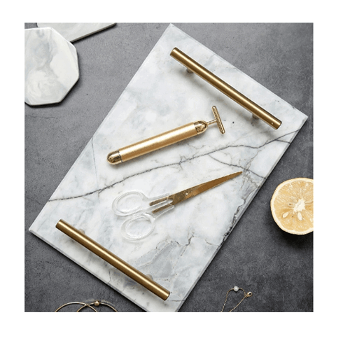 מגש שיש עם ידיות בזהב 