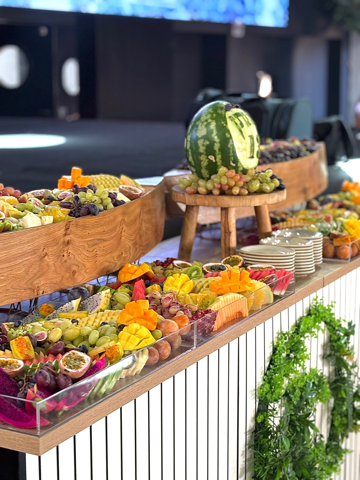 בר פירות מעוצב 2.8 מטרים.